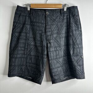Crazy Shirts Expedition Shorts Mens 34 Cargo Performance Stretch Pattern